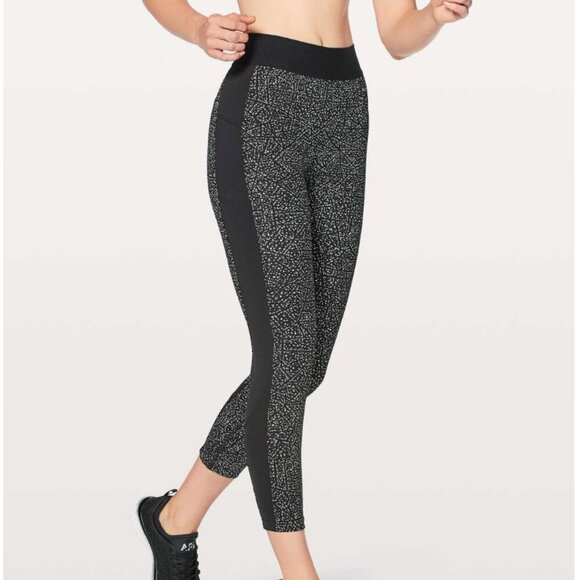 Lululemon Box It Out Tight Night View White Black / Black - Picture 1 of 1